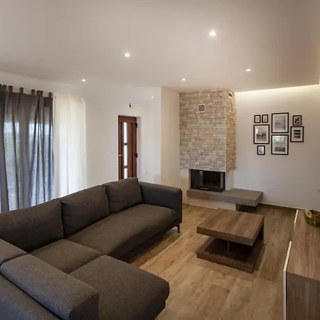Apartment With A Parking Space Valbandon, - 9708