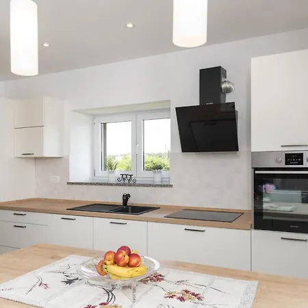 Apartment With A Parking Space Valbandon, - 9708